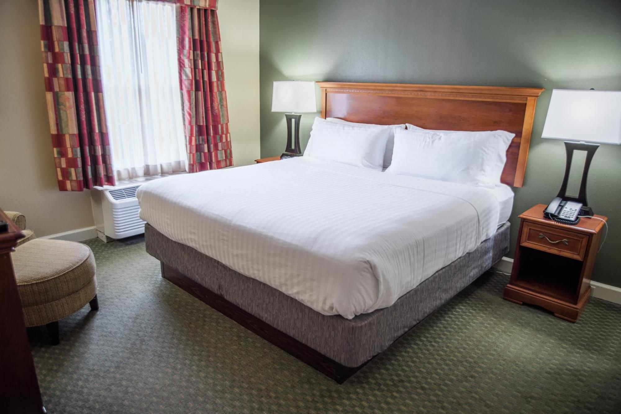 Holiday Inn Express Hotel & Suites Conover - Hickory Area By Ihg Exterior photo