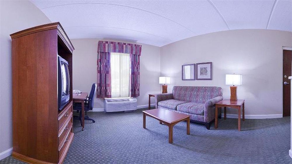 Holiday Inn Express Hotel & Suites Conover - Hickory Area By Ihg Exterior photo