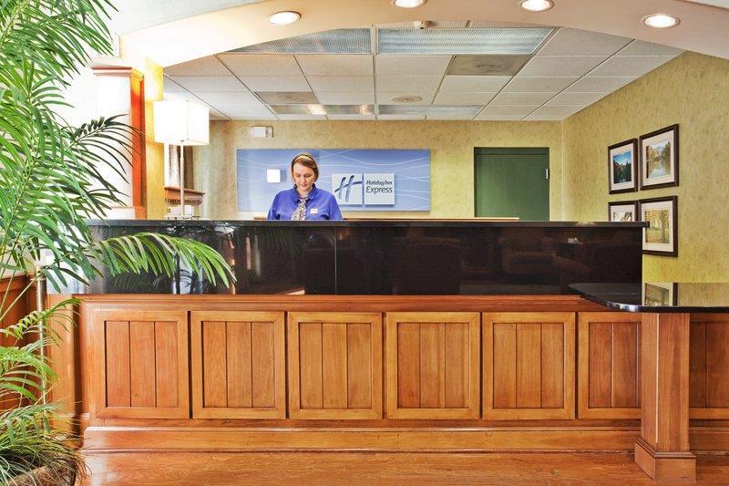 Holiday Inn Express Hotel & Suites Conover - Hickory Area By Ihg Exterior photo